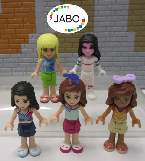 ( D16 / 1 /10 ) Lego Friends 5 figures minifigures
