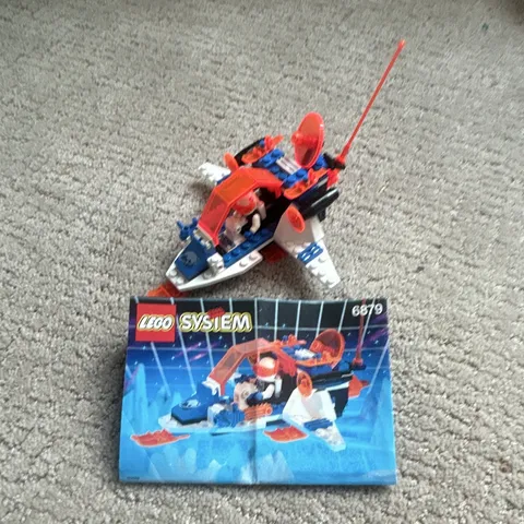 LEGO Ice Planet 2002 Blizzard Baron #6879 Complete w/Minifigure & Instructions