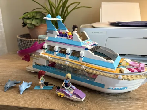 Lego Friends 41015 - Dolphin Cruiser - Used missing pieces 90% complete?