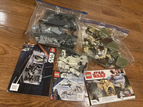 LEGO Star Wars Lot Of 3 Sets 75208, 75324 & 75320
