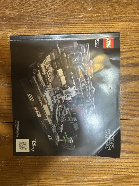 LEGO Star Wars: Death Star Trench Run Diorama (75329) Instruction Manual
