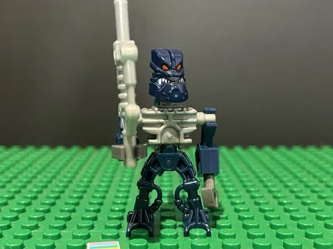 LEGO Bionicle Mini - Piraka Vezok Minifigure bio011 8893 8894 W/ Weapon