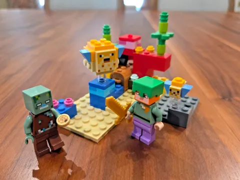 LEGO Minecraft The Coral Reef Set 21164 100% complete w/ Box and Manual