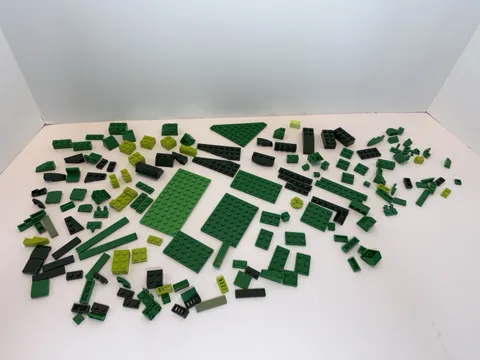 LEGO Mixed Bricks and Pieces Lot Of Over 150 Pieces Different Shades Of Green