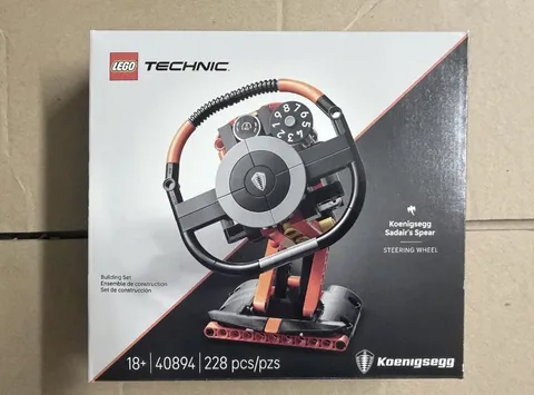 LEGO Technic 40894 Koenigsegg Steering Wheel IN HAND