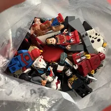LEGO MINIFIGURES Minifigure in Canister w/ Accessories Plastic Age 5+