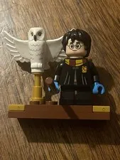 LEGO Minifigures Harry Potter & Hedwig w/ Display Stand, Series 1 (71022)