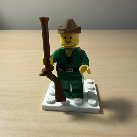 Lego Forestman Minifigure Castle 6071 With Hat Stand Musket