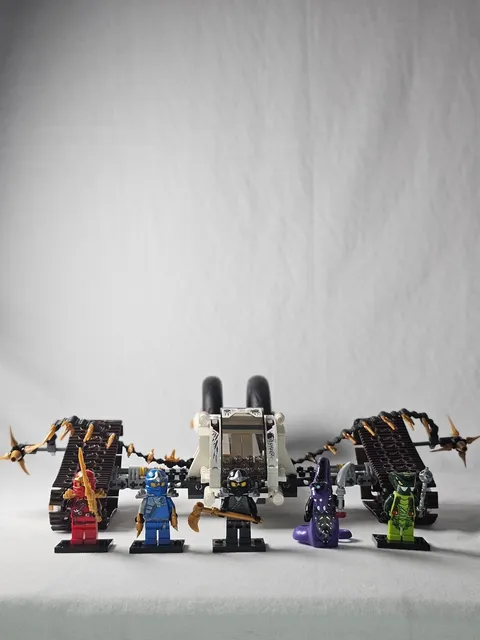 LEGO Ninjago 9449 Ultra Sonic Raider 99% Complete Minifigures Instructions