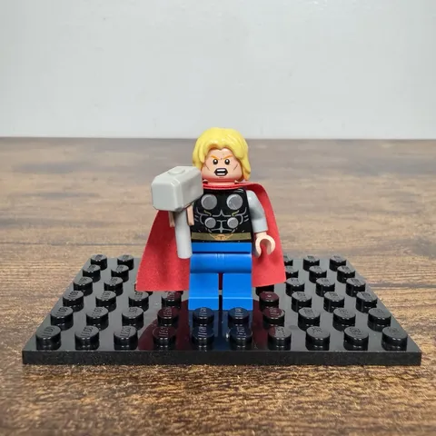 LEGO 76018 Thor - Mini Fig / Mini Figure & Hammer Super Heroes