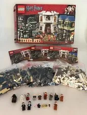 Lego 10217 Harry Potter Diagon Alley-RETIRED. 100% complete W/ Box & Instruction