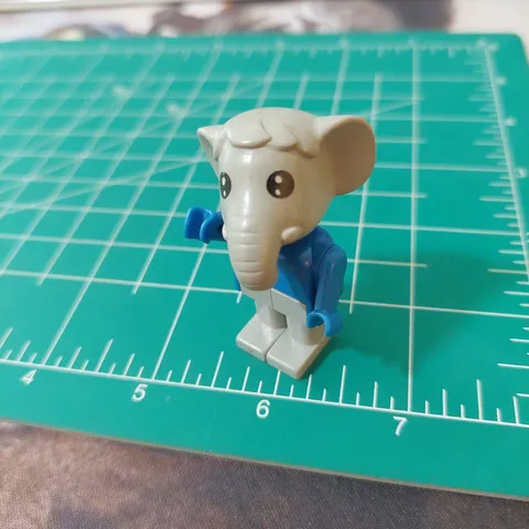Lego Vintage 1982 Fabuland Minifig Fab5a Ernie Elephant Figure