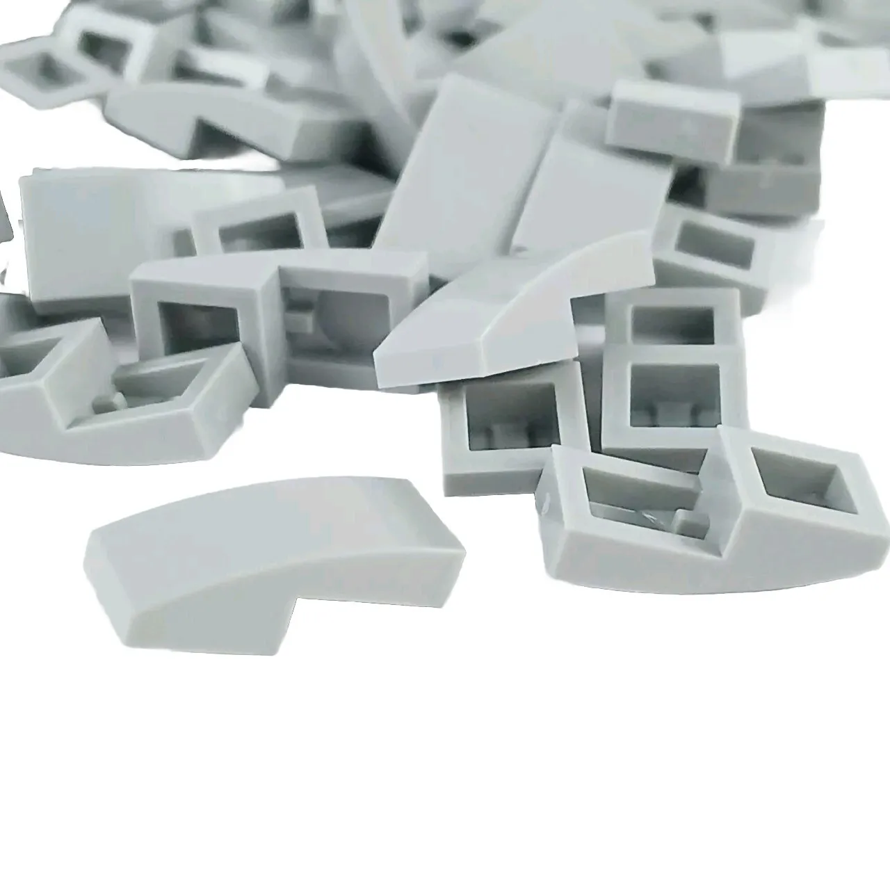 100 Pieces NEW LEGO Light Bluish Grey Slope 1 x 2 Curved 11477 / 17134 MOC Lot