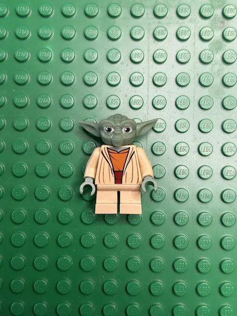 LEGO Star Wars Yoda Clone Wars White Hair Printed Back minifigure sw0446 75002