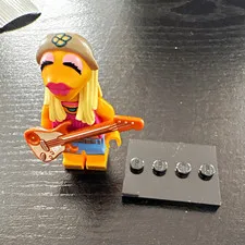 LEGO Minifigures Female Guitarist Minifigure w/ Hair, Guitar & Black 2x4 Plate