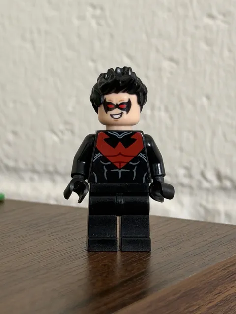 Lego Nightwing Red Eye Holes Sh0085 76011 Minifigure Super Hero Batman Robin 