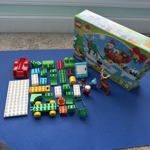 Santa’s Christmas Winter Holiday 32 pieces Lego Duplo 10837 with box 