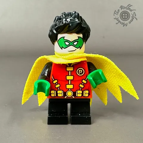 LEGO Minifigure Robin sh0588 Short Legs Green Mask Yellow Cape DC Batman