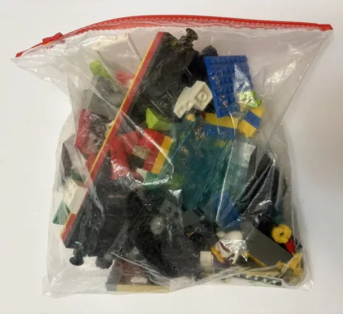 Lego Lot 1 Gallon Bag of Mixed Legos - L-2