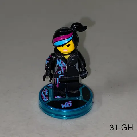Lego Dimensions The Lego Movie Wild Style Lucy Minifigure & Tag Base Disc