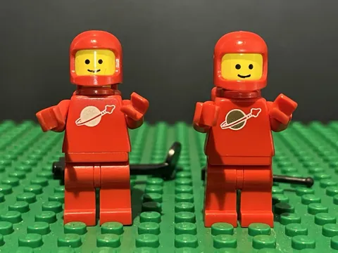 Vintage Lego Classic Space Red Spaceman Minifigure sp005 Lot of 2 W/ Acc