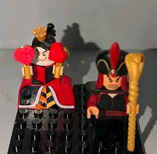 LEGO Disney Minifigures Lot Queen of Hearts & Jafar w/ Accessories