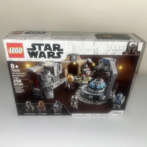 LEGO Star Wars: The Armorer's Mandalorian Forge (75319)