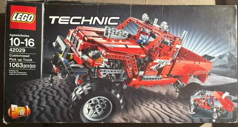 LEGO TECHNIC: Customized Pick-Up Truck (42029) - Complete w/box and instructions