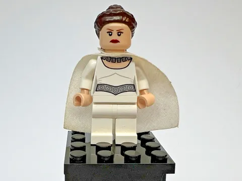 LEGO Star Wars Minifigure - Princess Leia Celebration outfit - SW0371 Dirty Cape
