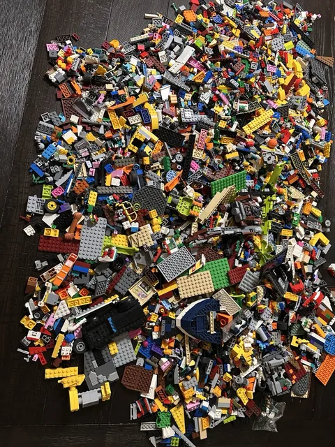 Lego Lot Star Wars Pieces And More! Multiple Mini Figures And Accessories 12.8lb