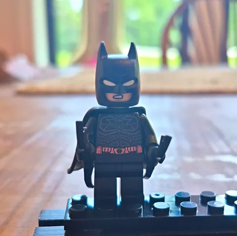 BRAND NEW LEGO DC Super Heroes Batman Tumbler Batman Minifig 76303 W/ Accessorys