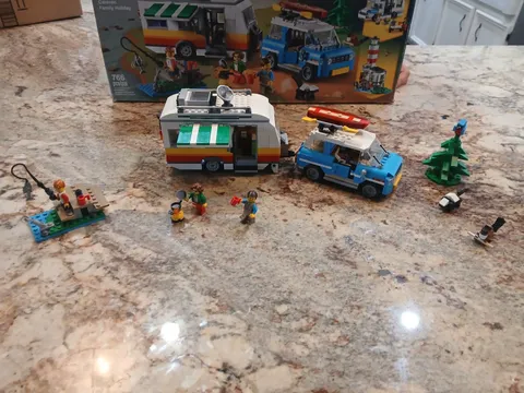 LEGO CREATOR: Caravan Family Holiday (31108)