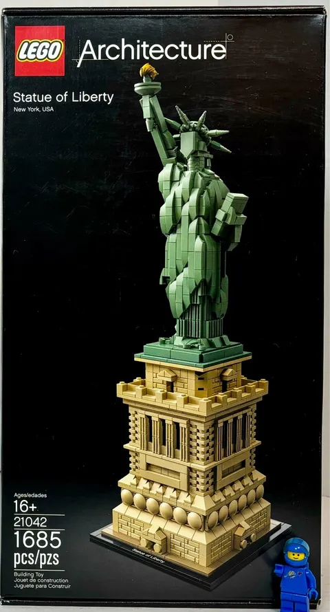 LEGO 21042 Architecture Statue of Liberty NYC New York New Sealed Retired NISB