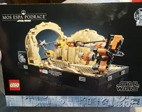 LEGO Star Wars Mos Espa Podrace 75380 Display Set 718 pcs 18+ (2024)