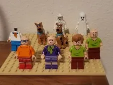 Lego Mystery Mansion Minifigures