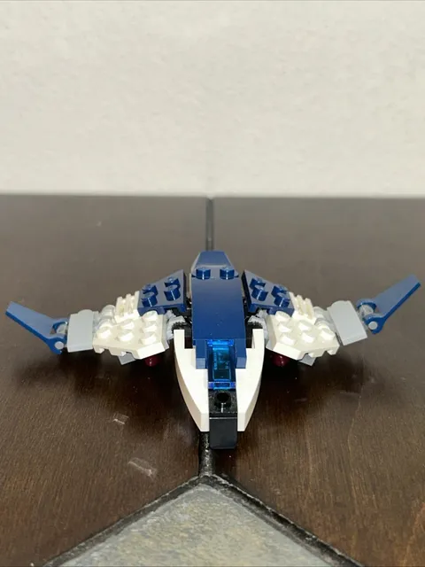 LEGO Super Heroes The Avengers Quinjet Set 30304 As Is