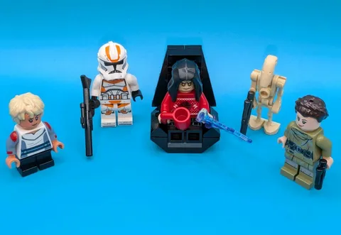 Lego 75366 Star Wars Advent Calendar 2023 Minifigures & Accessories