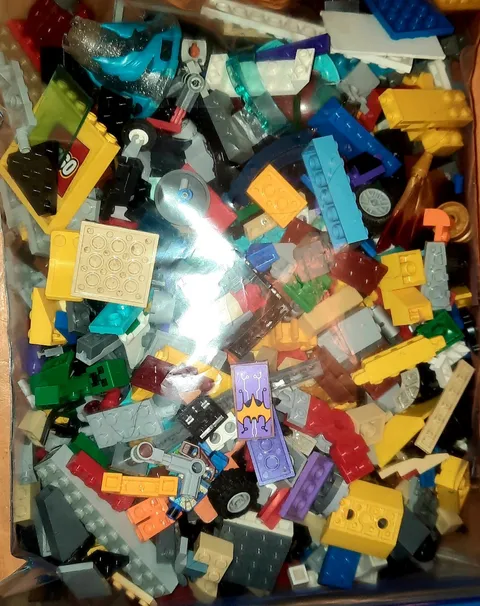 LEGO Bulk Lot 1kg Bag -Mixed Genuine Bricks, Plates & Accessories (Wheels/Tyres)