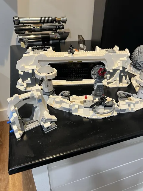 LEGO Star Wars: Assault on Hoth (75098) And Hoth Attack (75138). Both Sets