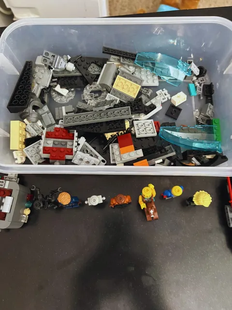 LEGO Bulk Brick Lot Marvel Captain America Outrider Minifigures Storage Tub
