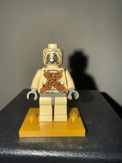 LEGO Tusken Raider Minifigure sw0052 Star Wars 7113 CMF Retired Vintage