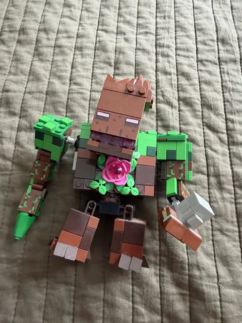 Lego Minecraft Dungeons The Jungle Abomination (set number 21176)