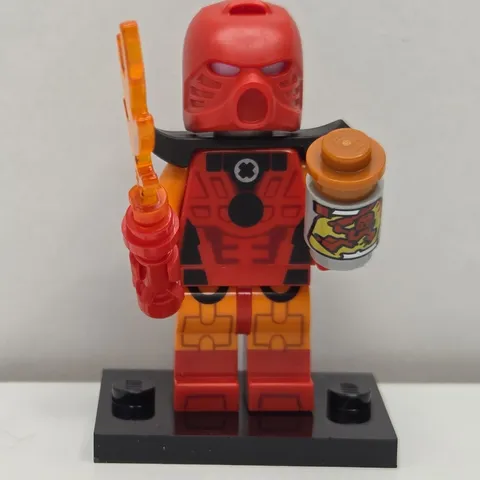 LEGO CMF Series 29 Minifigure - Bionicle Cosplayer - COL475 / COL29-3