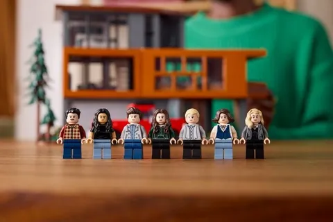 NEW Lego 21354 Twilight: Cullen House Minifigures - Choose Your Favorite!