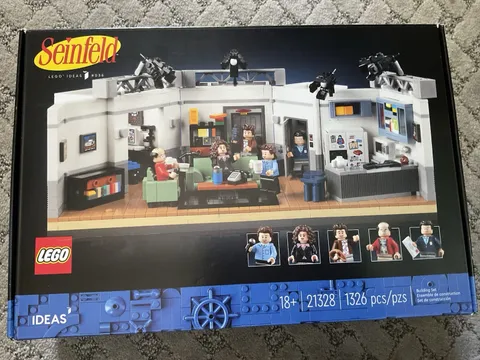 LEGO Ideas 21328 Seinfeld Jerry's Apartment 1326 Pieces New Sealed Retired