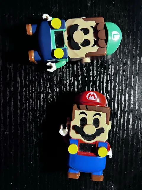 Super Lego Mario and Super Lego Luigi w/batteries LOT