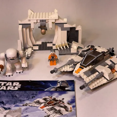 LEGO Star Wars Hoth Wampa Cave 8089 Complete w/ Minifigures & Instructions