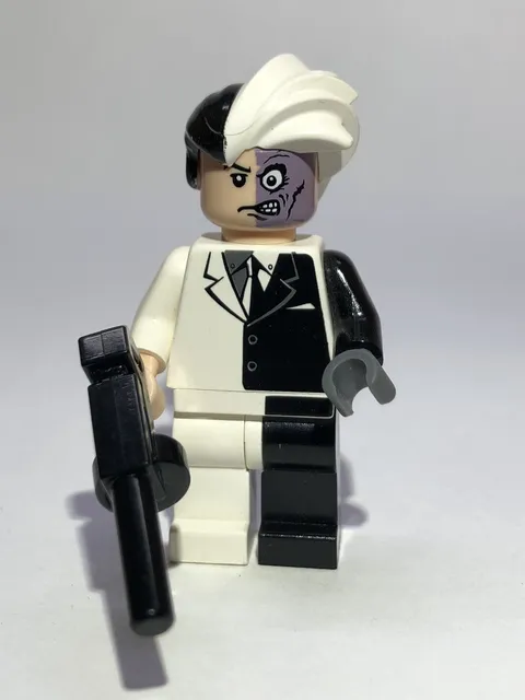 LEGO Batman 2 Two-Face Minifigure 7781 2006 Bat004 Split Suit w/Gun Mini Fig