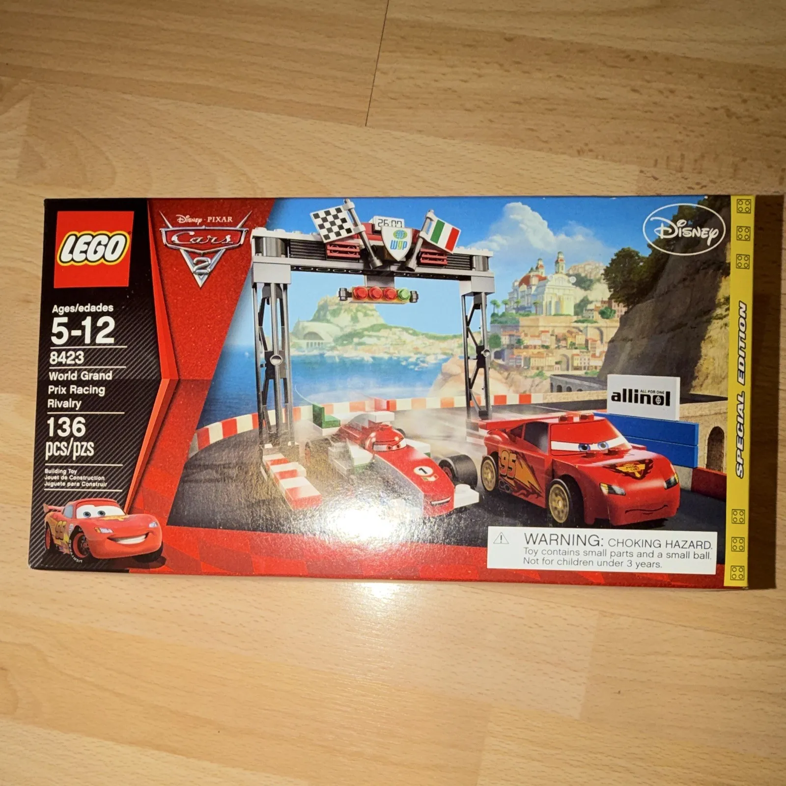 NEW SEALED LEGO Cars 2 World Grand Prix Racing Rivalry 8423 136 pcs 2011 Lightn…