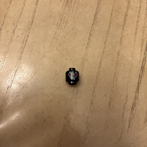 LEGO BATMAN - Mini Fig Head - Mask Red Eyes / Hose on Back (Bane)